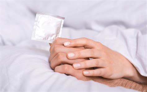 Pijpen zonder condoom tegen meerprijs Escorteren Beaufays